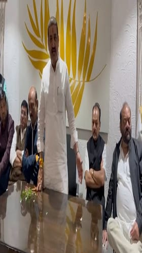 संजय राठोड यांची शिंदे गट पदाधिकाऱ्यांची तातडीची बैठक