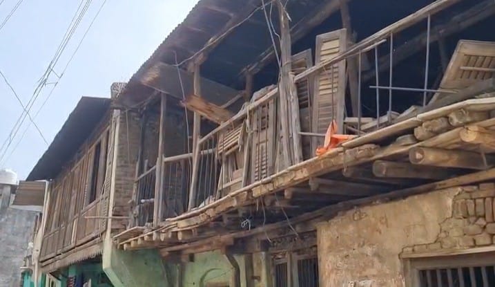 जुलै १९२६ च्या या ऐतिहासिक भेटीत डॉ. बाबासाहेब आंबेडकर यांनी गावातील वाड्यात दौलतराव पाटील, मोतीराम पाटील यांच्या घरी तब्बल तीन दिवस वास्तव्य केल्याचे गावकरी सांगतात.