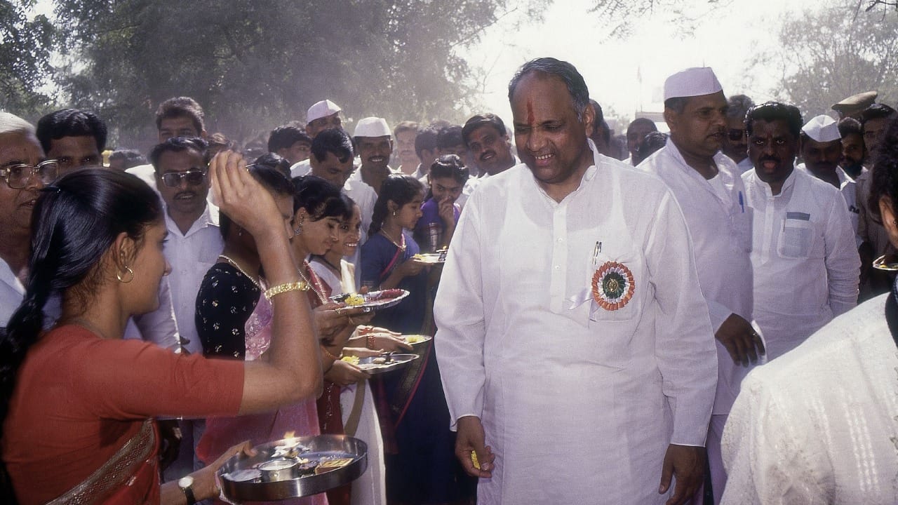२०२४ मध्ये राष्ट्रवादीतील फुटीनंतर 'राष्ट्रवादी काँग्रेस पक्ष - शरदचंद्र पवार' या नावाने त्यांनी पक्ष पुन्हा उभा केला. आगामी काळात ते विरोधकांची मोट बांधण्यात महत्त्वाची भूमिका बजावत आहेत.
