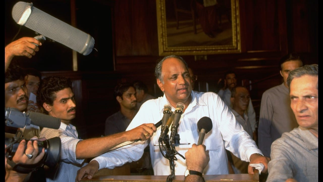 ३२ कोटी रुपयांहून अधिक संपत्ती असलेल्या शरद पवार यांच्यावर सुमारे १ कोटी रुपयांचे कर्ज देखील आहे. त्यांनी हे कर्ज अजित पवार यांच्या पत्नी आणि सून सुनेत्रा पवार आणि पार्थ पवार यांच्याकडून शेअर हस्तांतरणासाठी ॲडव्हान्स डिपॉझिट म्हणून घेतले होते.