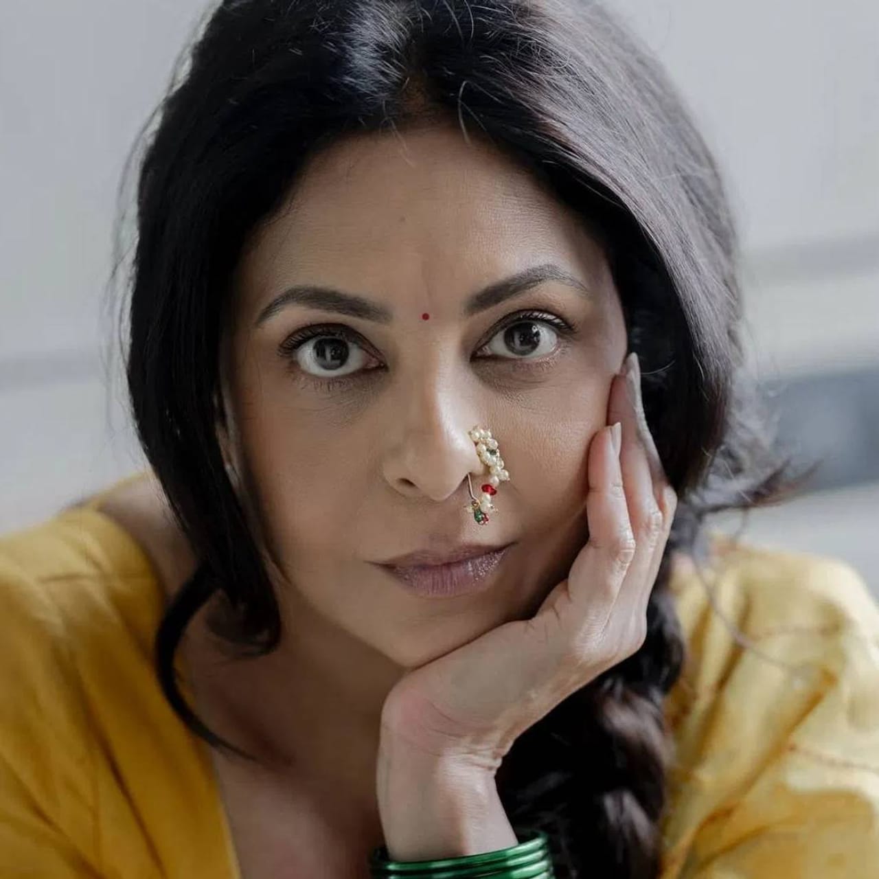 लग्नाला 25 वर्ष पूर्ण झाल्याच्या निमित्ताने शेफालीने पतीसोबतचा व्हिडिओ शेअर केला. या व्हिडिओमध्ये त्या 25 वर्षांच्या प्रवासाबद्दल बोलल्या. शेफाली यांनी आयुष्यात लग्नाच्यावेळी अनेक चढ-उतार पाहिले. त्यांना एका फेल मॅरेजमधून सुद्धा जावं लागलं.