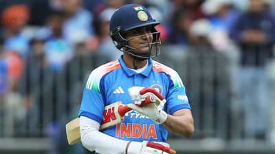 IND vs SA : शुबमन गिलमुळे या दोन मोठ्या खेळाडूंवर वारंवार अन्याय, संधी देऊन टीम इंडियाचं होतय डबल नुकसान