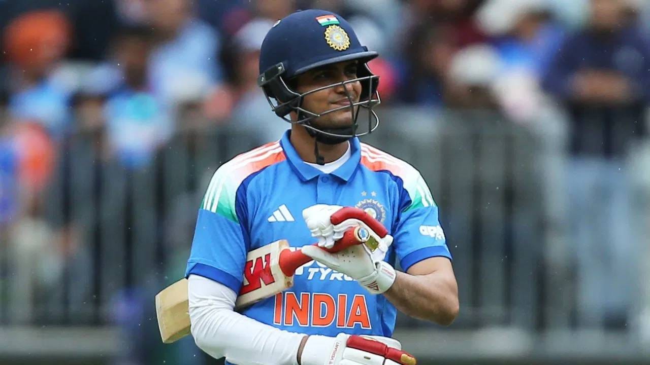 IND vs SA : शुबमन गिलमुळे या दोन मोठ्या खेळाडूंवर वारंवार अन्याय, संधी देऊन टीम इंडियाचं होतय डबल नुकसान IND vs SA : शुबमन गिलमुळे या दोन मोठ्या खेळाडूंवर वारंवार अन्याय, संधी देऊन टीम इंडियाचं होतय डबल नुकसान