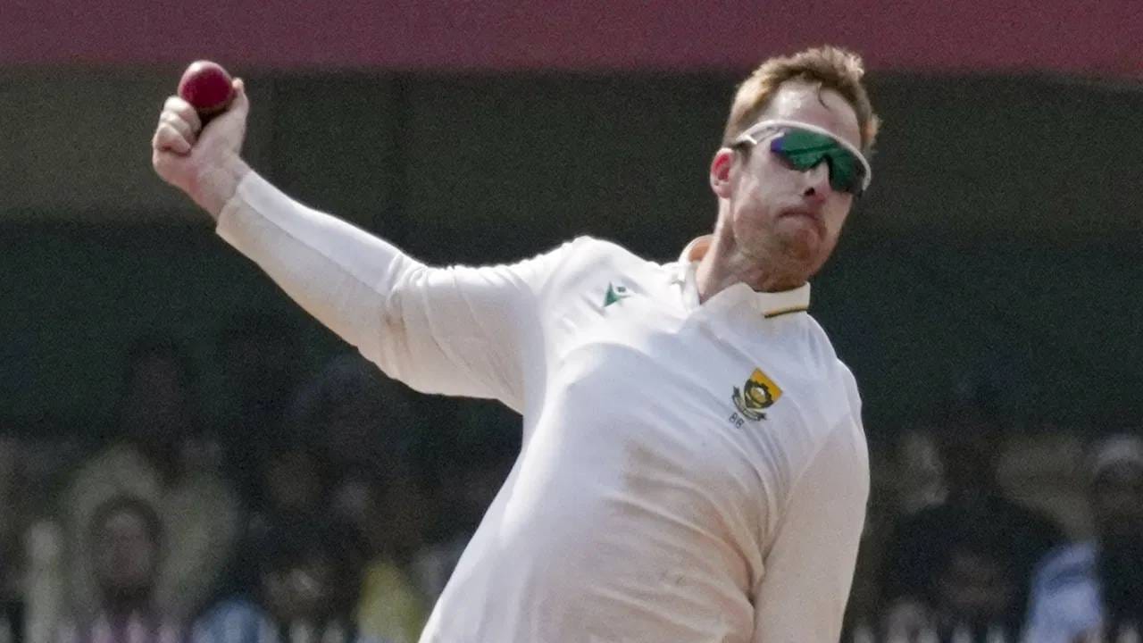 फक्त गोलंदाजीच नाही, तर सायमन हार्मर फलंदाजीतही मागे नाही. त्याच्या नावावर फर्स्ट क्लास क्रिकेटमध्ये 6558 धावा आणि दोन शतकं आहेत. 33 अर्धशतकं सुद्धा त्याने झळकवली आहेत. (PC-PTI)