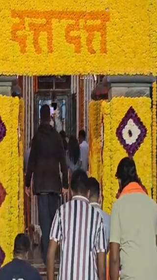 Sindhudurg : माणगावमध्ये दत्त जयंती उत्सवानिमित्त भाविकांची गर्दी