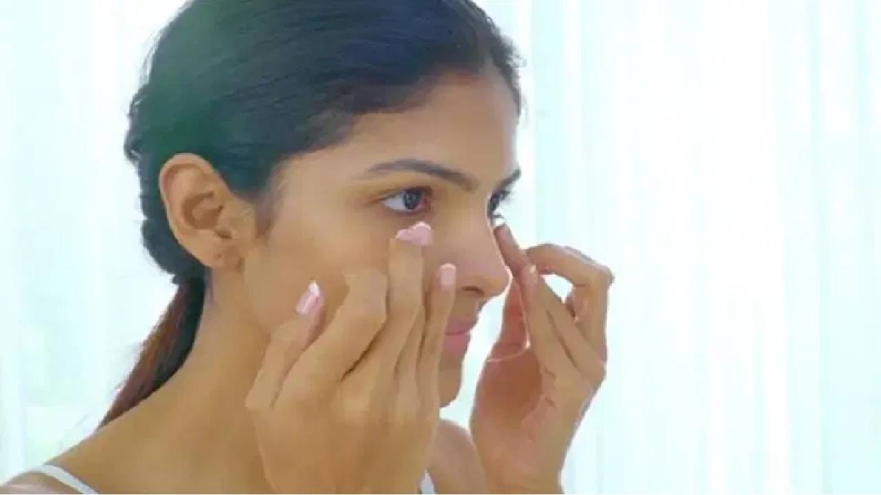 जोजोबा तेलामध्ये दाहक-विरोधी गुणधर्म असतात. लालसरपणा आणि खाज कमी करण्यास मदत करतात. ते एक्जिमा, पुरळ आणि कोरडी त्वचा यांसारख्या समस्यांपासून आराम देते.