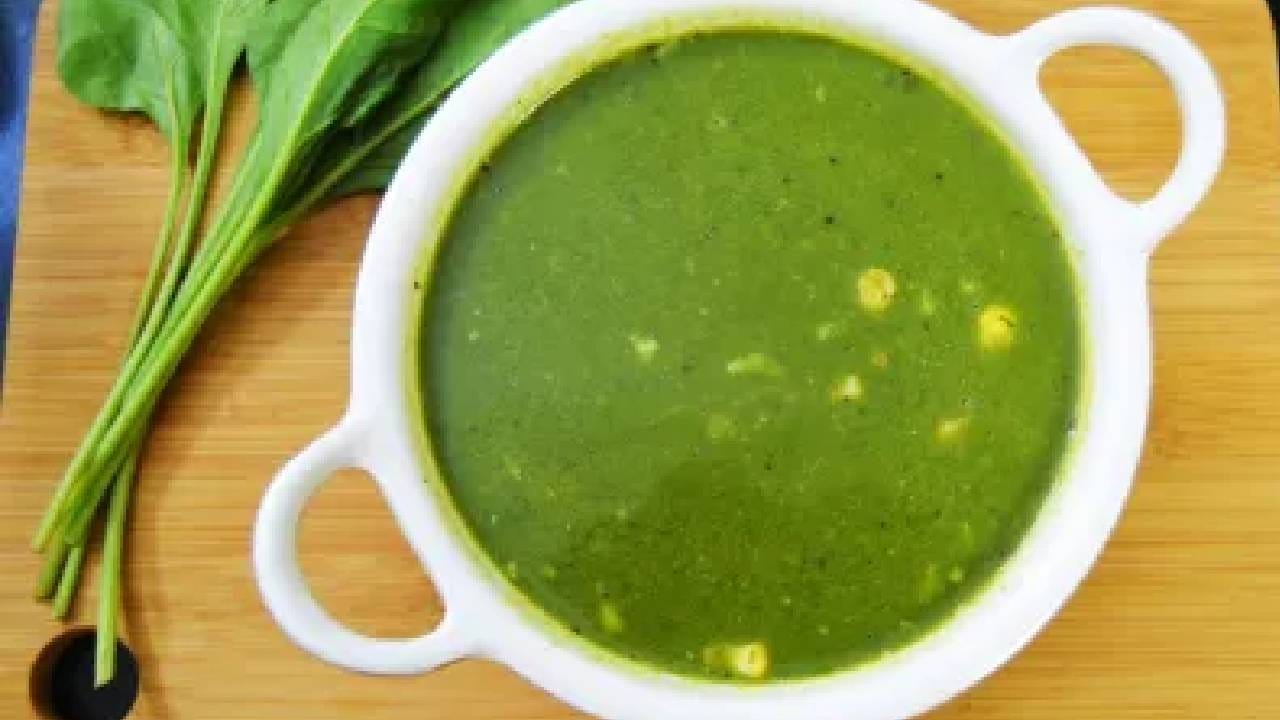 पालक रक्तप्रवाह वाढवून स्नायूंना ऑक्सिजन पोहोचवण्यास मदत करते. म्हणूनच पालक सूपमुळे अशक्तपणा, थकवा आणि पाय सुन्न होणे यासारख्या समस्यांपासून आराम मिळतो.