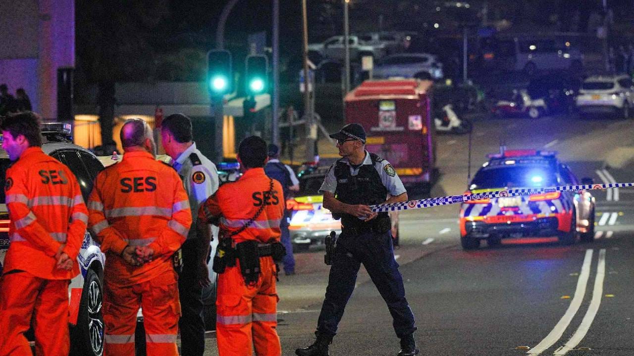 पाकिस्तान 100 टक्के दहशतवादी देश, ऑस्ट्रेलियातील हल्ल्यानंतर जगभरात संताप, पाकड्यांनी.. पाकिस्तान 100 टक्के दहशतवादी देश, ऑस्ट्रेलियातील हल्ल्यानंतर जगभरात संताप, पाकड्यांनी..