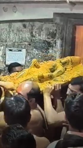 श्री तुळजाभवानी देवीच्या शाकंभरी नवरात्र महोत्सवास प्रारंभ; पहाटे सिंहासनावर प्रतिष्ठापना