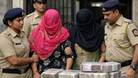 मराठी अभिनेत्रीला दीड कोटींची खंडणी घेताना पकडलं रंगेहाथ