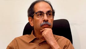 आरश्यात पाहावं...उद्धव ठाकरेंच्या टीकेला भाजपच्या बड्या नेत्याचं उत्तर.