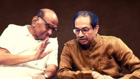 ठाकरे गट शरद पवारांना जबर धक्का देण्याच्या तयारीत, लवकरच....