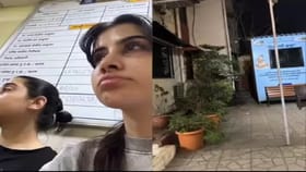 उर्फी घाबरलेल्या अवस्थेत... जीव वाचवण्यासाठी पोलीस स्थानकात पोहोचली....