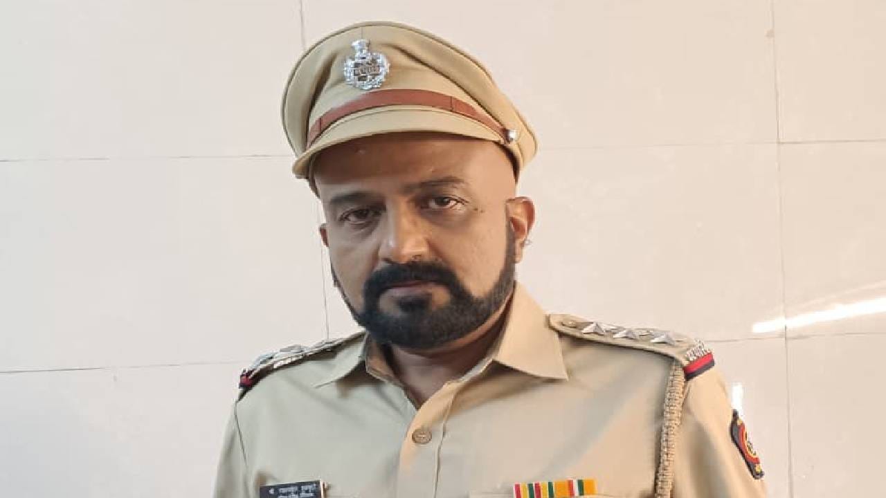 जगन्नाथ गुडपल्लीवार हे पात्र बेळगावी असल्यामुळे या पात्राच्या निमित्ताने बेळगावी भाषेचा गोडवाही ते अनुभवणार आहेत. वरिष्ठ पोलीस निरीक्षक जगन्नाथ गुडपल्लीवार या पात्राविषयी सांगताना वैभव मांगले म्हणाले, "अतिशय वेगळं पात्र आहे."

