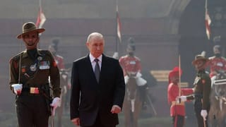 Vladimir Putin : या चार छोट्या गोष्टींची काळजी घेतात, म्हणून मागच्या 25 वर्षांपासून पुतिन रशियावर राज्य करतायत
