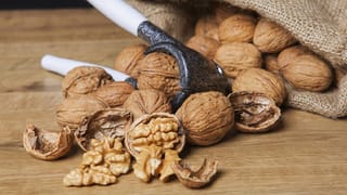 14 दिवस अक्रोड खाल्ल्यामुळे शरीरामध्ये दिसतील ‘हे’ सकारात्मक बदल.. एकदा नक्की ट्राय करा