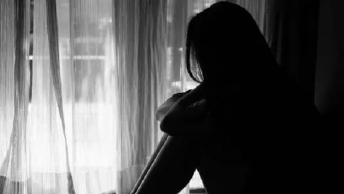 कलाकेंद्रातून फोन, नृत्याची आवड पूर्ण करण्यासाठी बीडमध्ये आली अन् नंतर