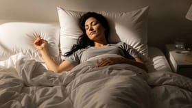 महिलांनो रात्री झोपण्यापूर्वी करताय अशी कामे... आजच व्हा सावध.