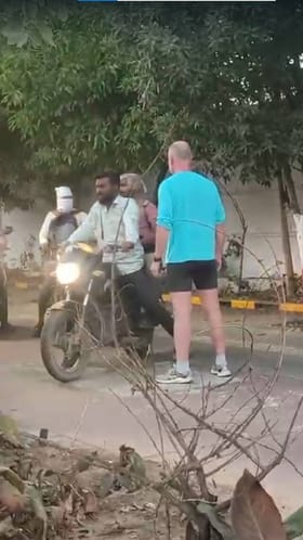 पिंपरी-चिंचवड वाहतूक पोलिसांना लाजवेल असा Video.