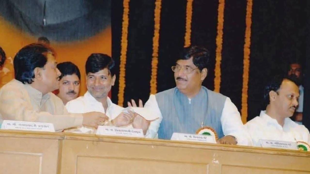 दिवंगत नेते विलासराव देशमुख, गोपीनाथ मुंडे यांच्यासह अजित पवार.. एका सोहळ्यादरम्यान टिपलेलं हे छायाचित्र 