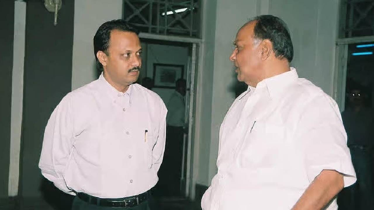 शरद पवार हे राष्ट्रवादीचे प्रमुख, सर्वेसर्वा म्हणून देशाला माहीत. पण अजित पवारांसाठी ते फक्त पक्षाचे प्रमुख नव्हते तर ते त्यांचे काका, त्यांचे रोल मॉडेल, दरक्षणी ज्यांच्याकडून शिकता येईल असे व्यक्तिमत्व होतं. शरद पवारांकडून राजकारणाचे धडे घेतलेल्या अजित पवार यांनी त्यांच्या छायेखाली  राहूनही, एक उत्तम राजकारणी म्हणून आपली स्वत:ची एक वेगळी ओळख घडवली होती.