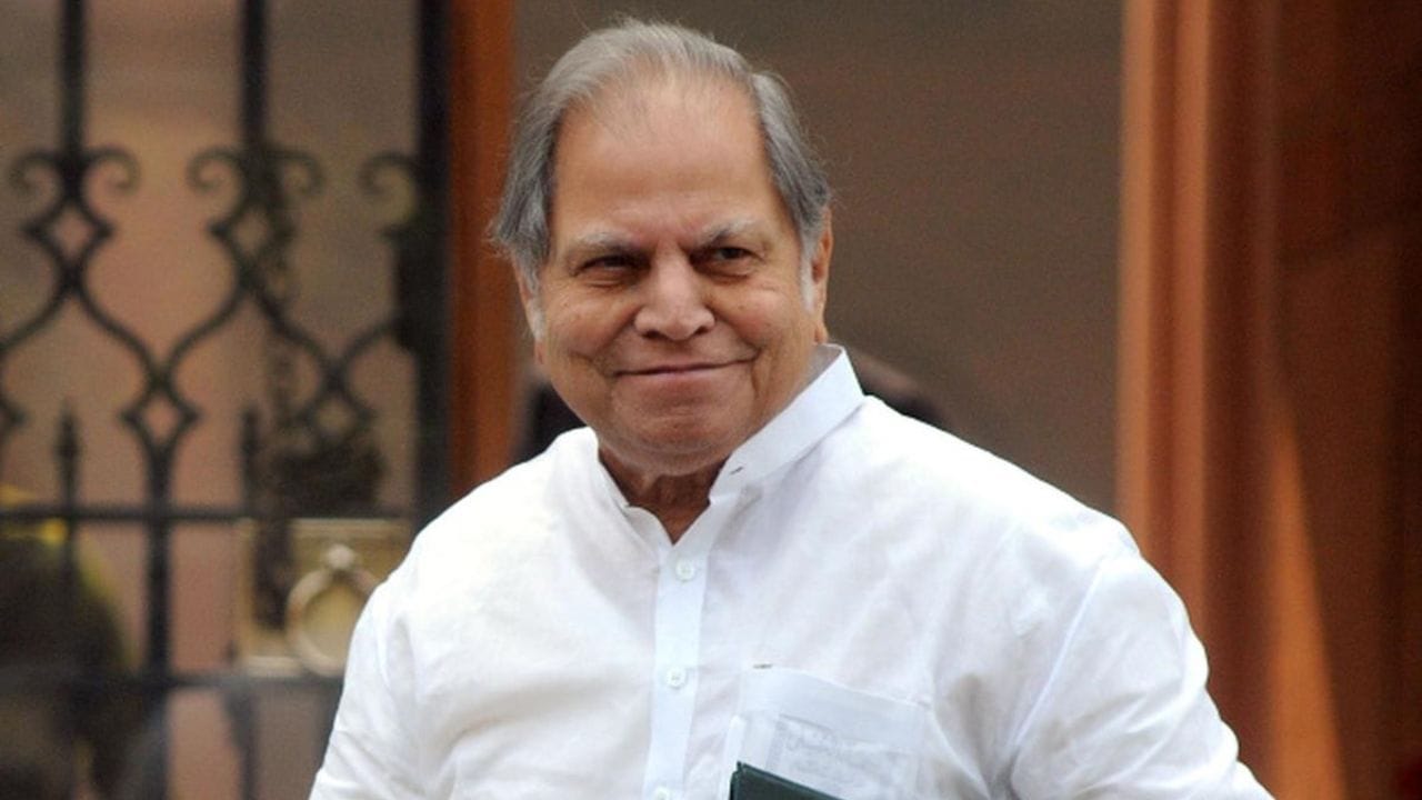 ए.आर. अंतुले यांना एक धडाडीचे प्रशासक मानले जात असे. त्यांनी प्रशासनात गतिमानता आणण्यासाठी आणि सामान्यांचे प्रश्न सोडवण्यासाठी अनेक धाडसी पाऊल उचलली होती.