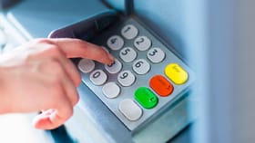 ATM मधून पैसे काढणे महागणार? SBI च्या ग्राहकांकडून 23+GST आकारला जाईल?.