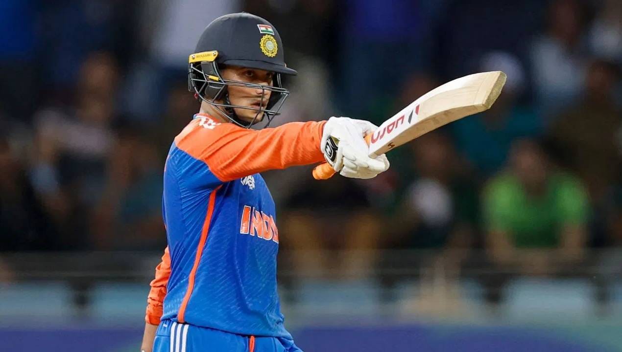 अभिषेक शर्माने न्यूझीलंडविरुद्ध एकूण 8 षटकार मारत विक्रम केला. न्यूझीलंडविरूद्ध अशी कामगिरी करणारा पहिला आशियाई खेळाडू ठरला. यापूर्वी अशी कामगिरी कोणीही केलेली नाही. (PHOTO CREDIT- PTI)