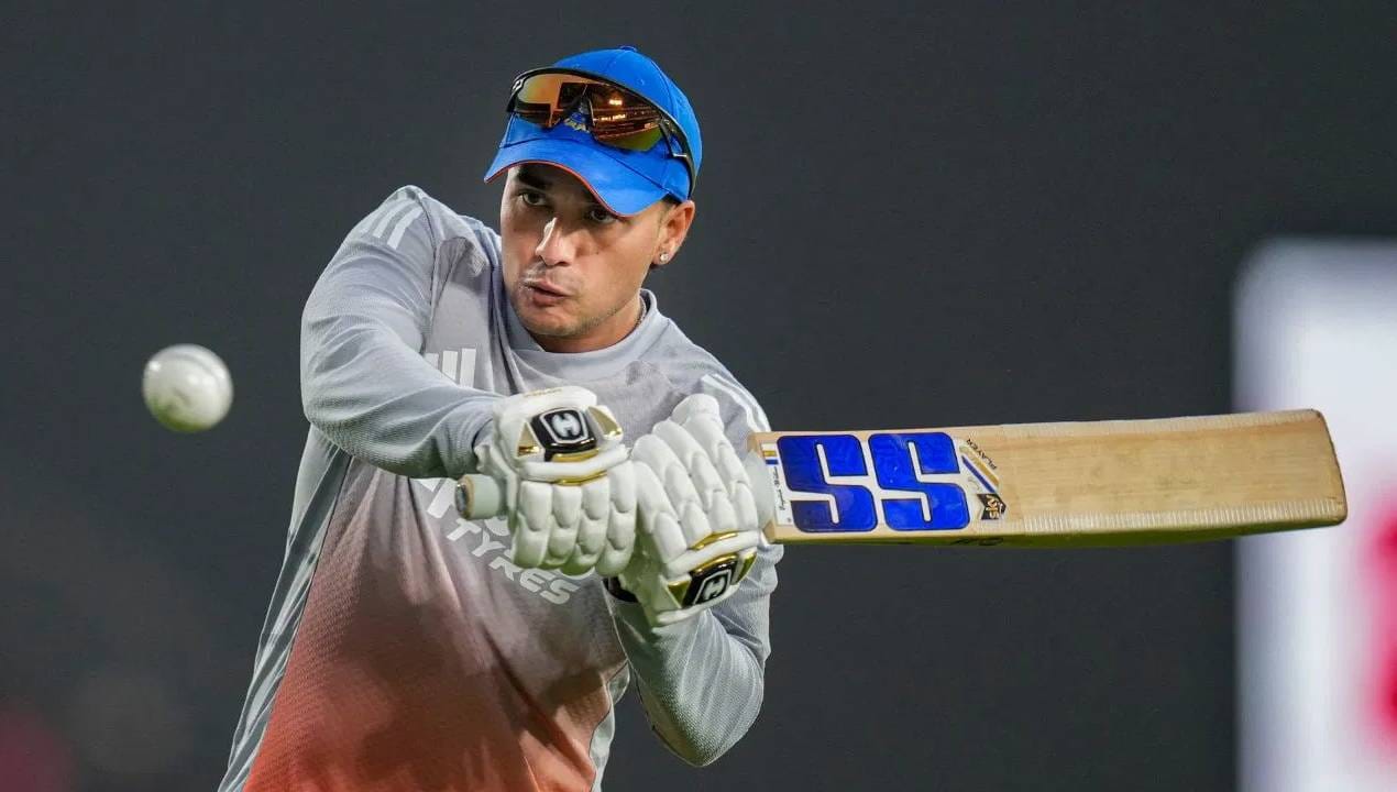 अभिषेक शर्माने भारताकडून टी20 क्रिकेटमध्ये 200हून अधिकच्या स्ट्राईक रेटने सर्वाधिक अर्धशतक ठोकणाऱ्या युवराज सिंगला मागे टाकलं. अभिषेक शर्माने अशी कामगिरी 6 वेळा केली आहे. तर युवराजने असं पाचवेळा केलं आहे. (PHOTO CREDIT- PTI)