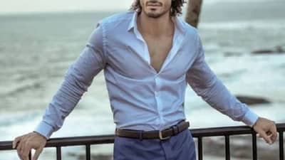 प्रसिद्ध अभिनेत्याचा न्यूड व्हिडीओ थेट व्हायरल, एका मिनिटाच्या क्लिपमध्ये...सोशल मीडियावर मोठी खळबळ!