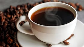 कॉफी पिण्याची योग्य वेळ काय ? अहवालातून आली चमत्कारिक माहिती ....