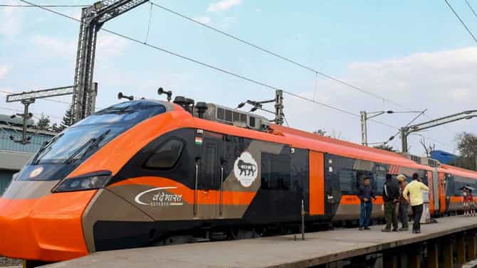 Vande Bharat Sleeper Train च्या तिकीट आरक्षणाचे नियम वेगळे ? तिकीटदरातही हा बदल ?