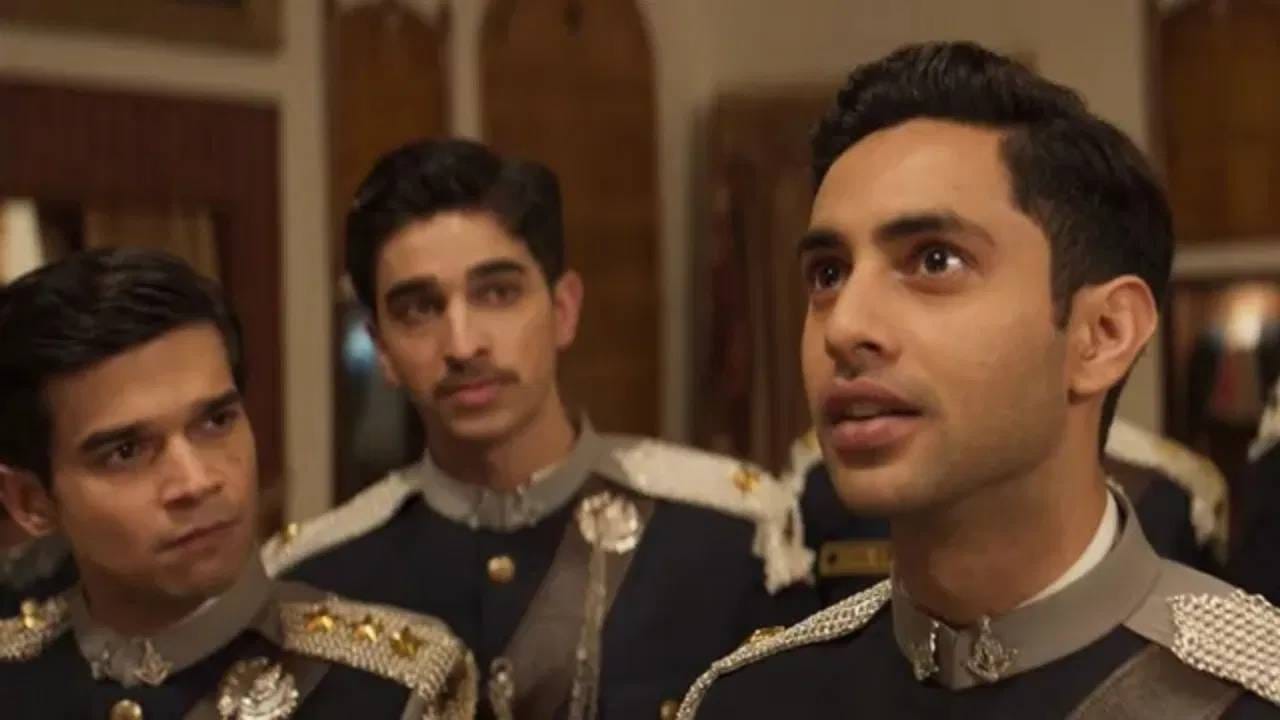 अगस्त्य नंदा या चित्रपटात अरुण खेत्रपालच्या रोलमध्ये आहे. अरुण खेत्रपाल वयाच्या 21 व्या वर्षी देशासाठी शहीद झाले होते. या रोलसाठी लोक अगस्त्यच खूप कौतुक करतायत. 