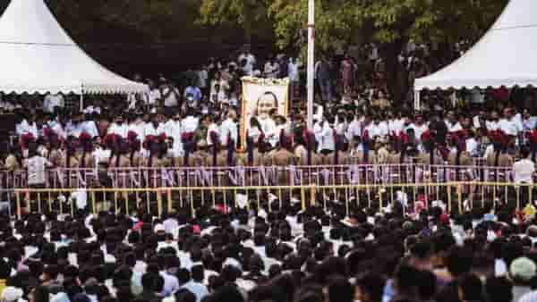 Ajit Pawar Funeral: कंठ दाटला, डोळ्यात धारा...अजितदादांना श्रद्धांजली वाहण्यासाठी अलोट जनसागर