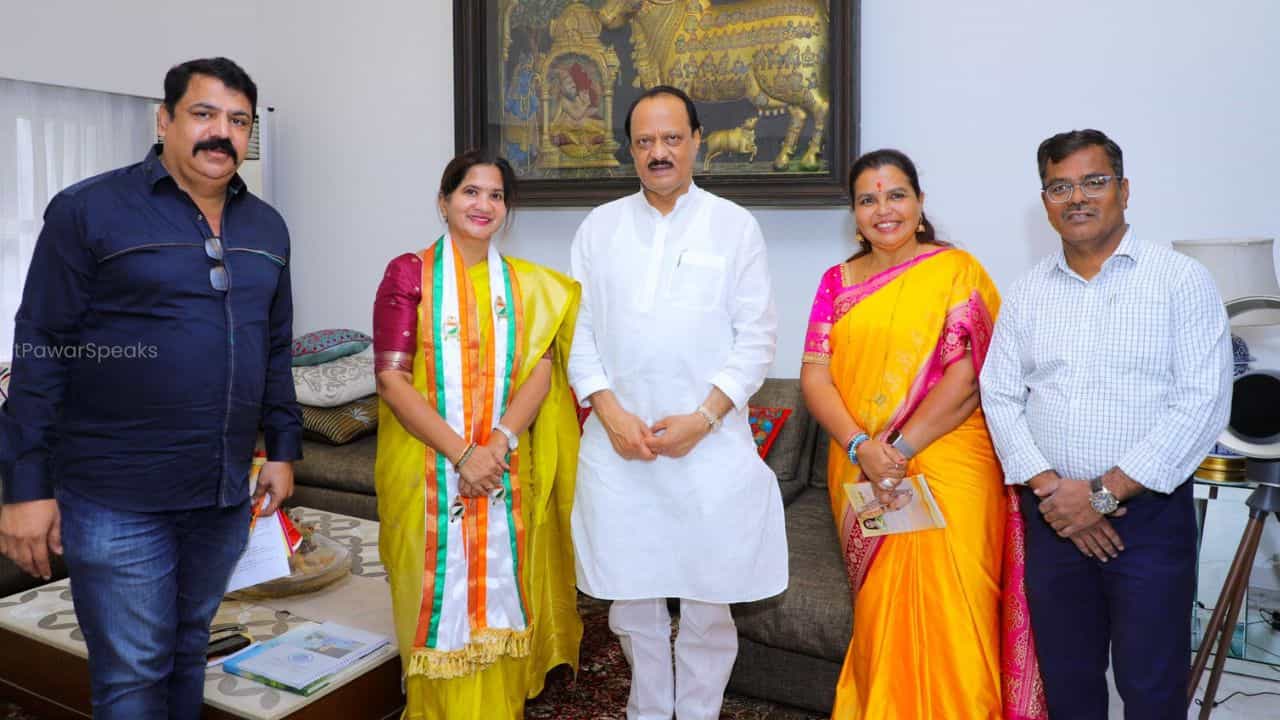 मोठी बातमी ! ऐन निवडणुकीत अजित पवारांना लागली लॉटरी, राष्ट्रवादीत जोरदार इनकमिंग