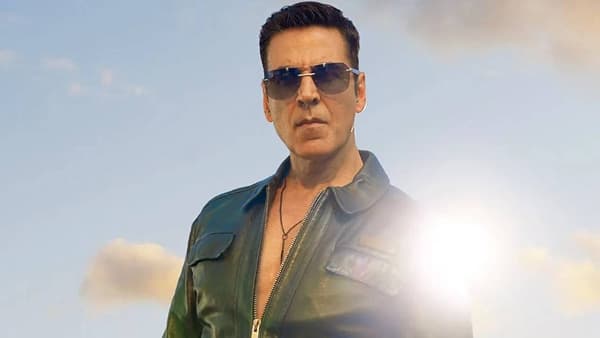 Akshay Kumar Next Film : अक्षय कुमारसाठी वर्ष 2025 ठीक-ठाक होतं. त्याचे चार चित्रपट रिलीज झालेले. 'स्कायफोर्स', 'हाउसफुल 5', 'जॉली एलएलबी 3' आणि 'केसरी चॅप्टर 2' या चित्रपटांच भरपूर कौतुक झालं. हे चारही चित्रपट फ्लॉप ठरले नाही. पण एकाही चित्रपटाने भरपूर कमाई सुद्धा केली नाही.