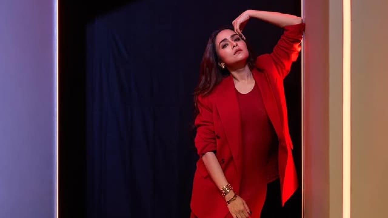 त्यावर ते म्हणाले की, तुमच्या मंदिरात स्वामींचा फोटो आहे. तेच बघून मी घर घेण्यास होकार दिला.