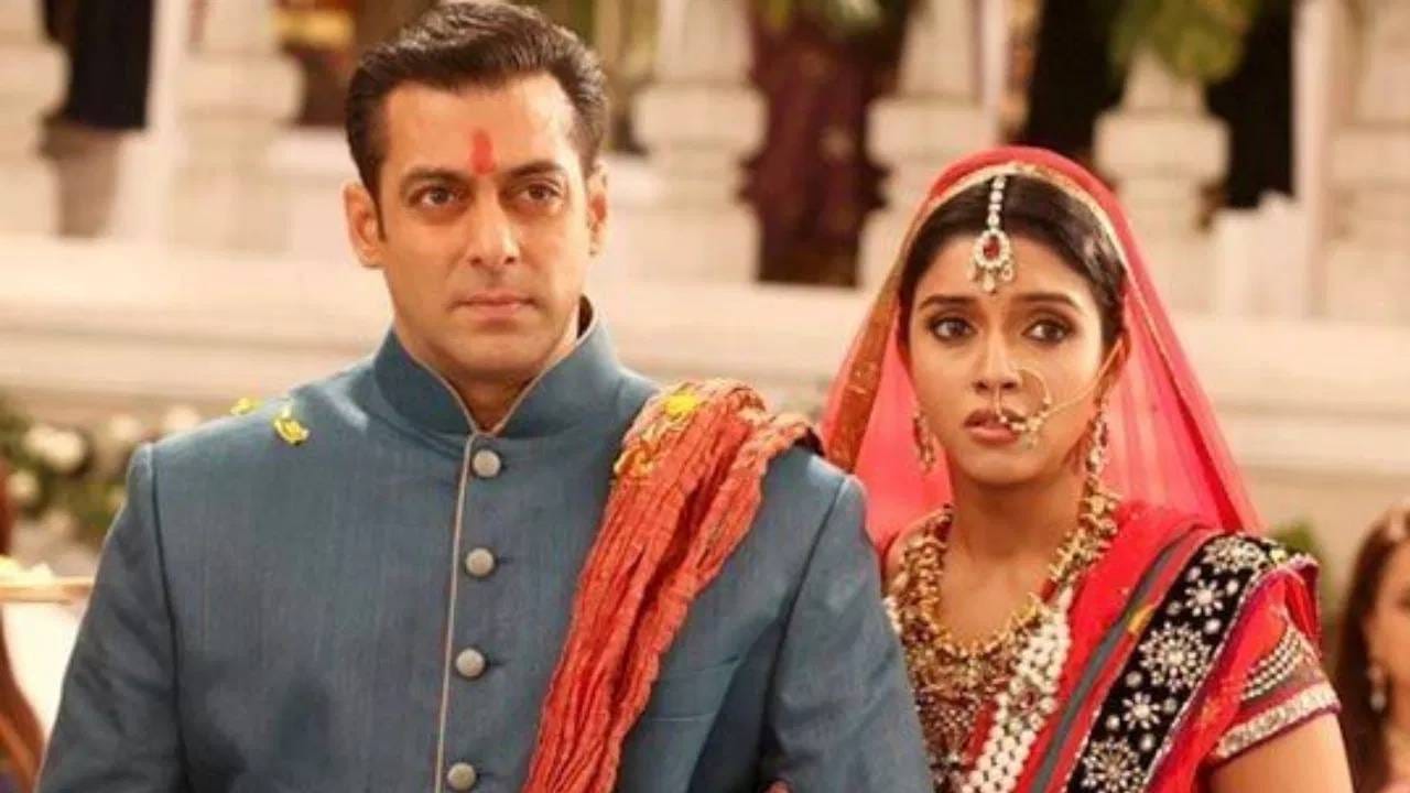 दक्षिणेच्या फिल्म इंडस्ट्रीमधून बॉलिवूडमध्ये आलेल्या अनेक कलाकारांनी आपली छाप उमटवली आहे. या लिस्टमध्ये असिनचं नाव सुद्धा आहे. असिनने आमिर खान, अक्षय कुमार आणि सलमान खान सारख्या मोठ्या बॉलिवूड सुपरस्टार सोबत काम केलं आहे. 