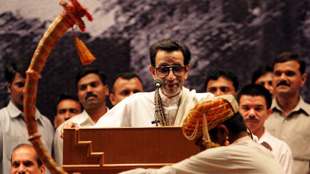 १९९२ मध्ये बाबरी मशीद पाडली गेल्यानंतर त्यांनी जाहीरपणे सांगितले की, जर ती माझ्या शिवसैनिकांनी पाडली असेल, तर मला त्यांचा सार्थ अभिमान आहे. त्यांच्या या निडर आणि स्पष्ट भूमिकेमुळे संपूर्ण देशाने त्यांना हिंदुहृदयसम्राट ही पदवी दिली.