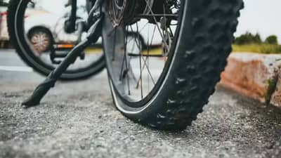 Bike Air Pressure: बाईकच्या टायरमध्ये कमी हवेचे काय तोटे असू शकतात? जाणून घ्या