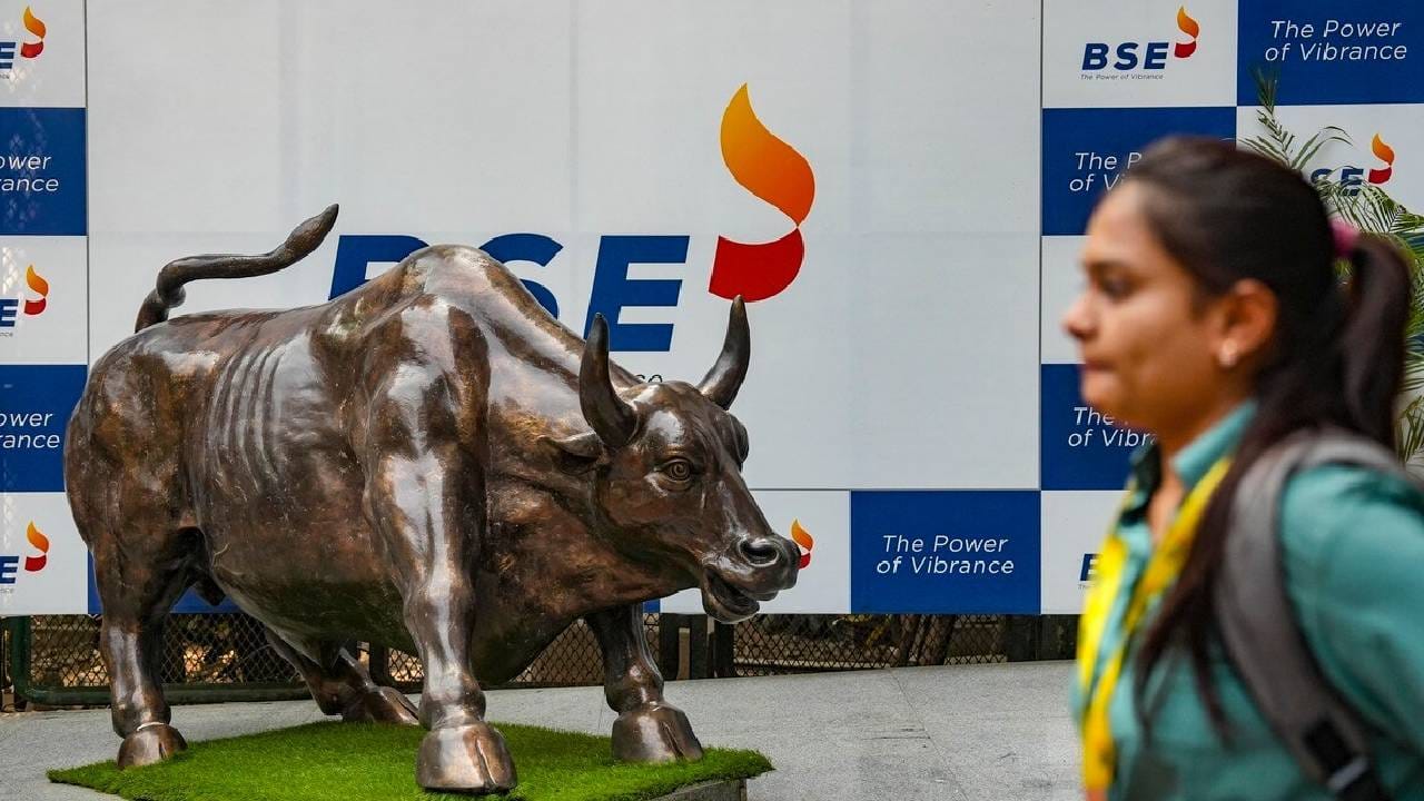 कंझ्युमर ओरिएंटेड सेक्टरमध्ये Indian Hotels सारख्या कंपन्या कमाल दाखवण्याची शक्यता वर्तवली जात आहे. हा शेअर जवळपास 875–900 चे उद्दिष्ट गाठू शकतो अशी शक्यता बाजारातील तज्ज्ञाना वाटते. तर इतरही कंपन्या मोठी घोडदौड करण्याची शक्यता आहे.