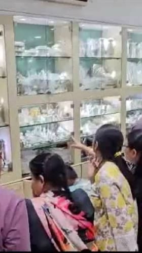 खामगावच्या बाजारपेठेत चांदीचा रेकॉर्ड ब्रेक भाव.