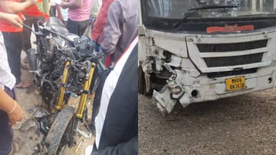 घरातून निघाले ते परतलेच नाही... एकाच दिवशी एकाच गावातील तिघा मित्रांचा अपघातात मृत्यू... बुलढाण्यात हळहळ