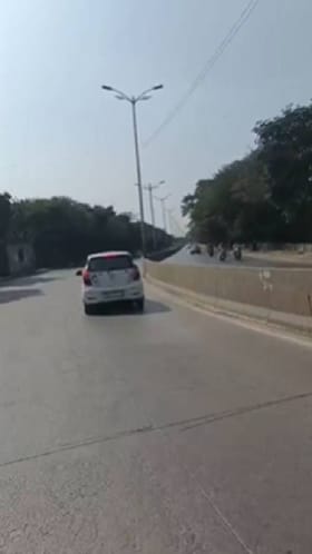 पुण्यातील संगमवाडी रस्त्यावर थरार घटना...