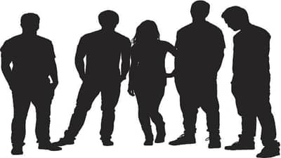 आयुष्यात या 5 लोकांपासून कायम दूरच राहा... अन्यथा विनाश निश्चित