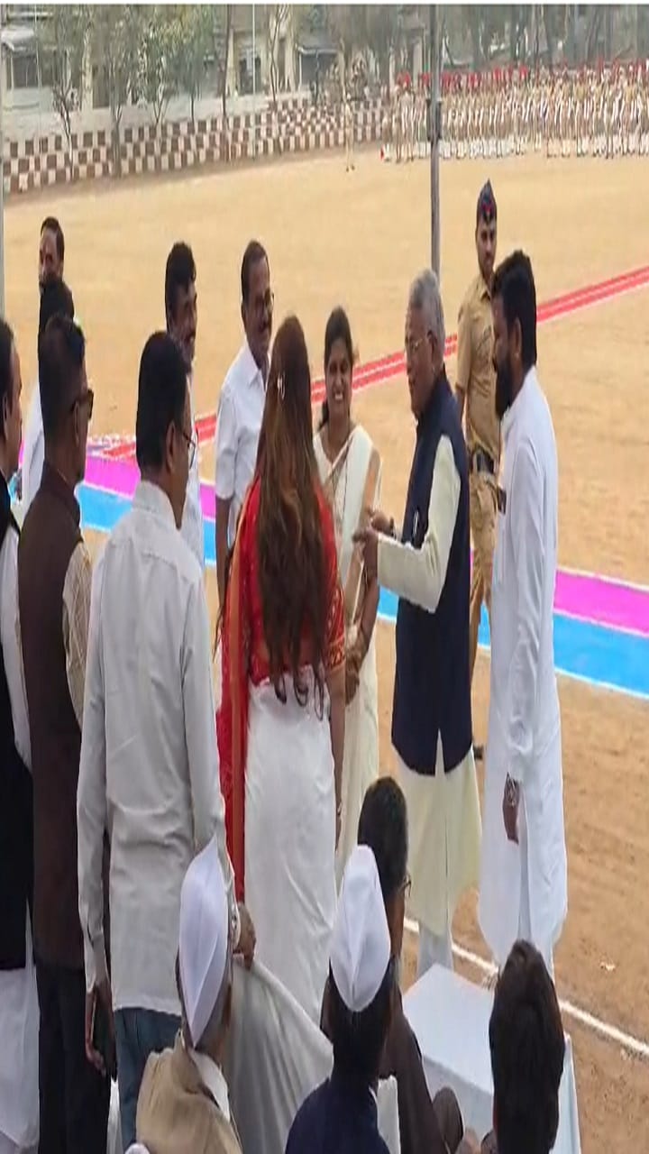 महानगरपालिकेत नगरसेवक झाल्यानंतर रशीद मामू पहिल्यांदा चंद्रकांत खैरेच्या समोर