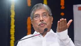 Chandrakant Patil: वेळ आणि पैसा कशाला वाया घालवता? अर्ज मागे घ्या...