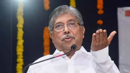 Chandrakant Patil: वेळ आणि पैसा कशाला वाया घालवता? अर्ज मागे घ्या...