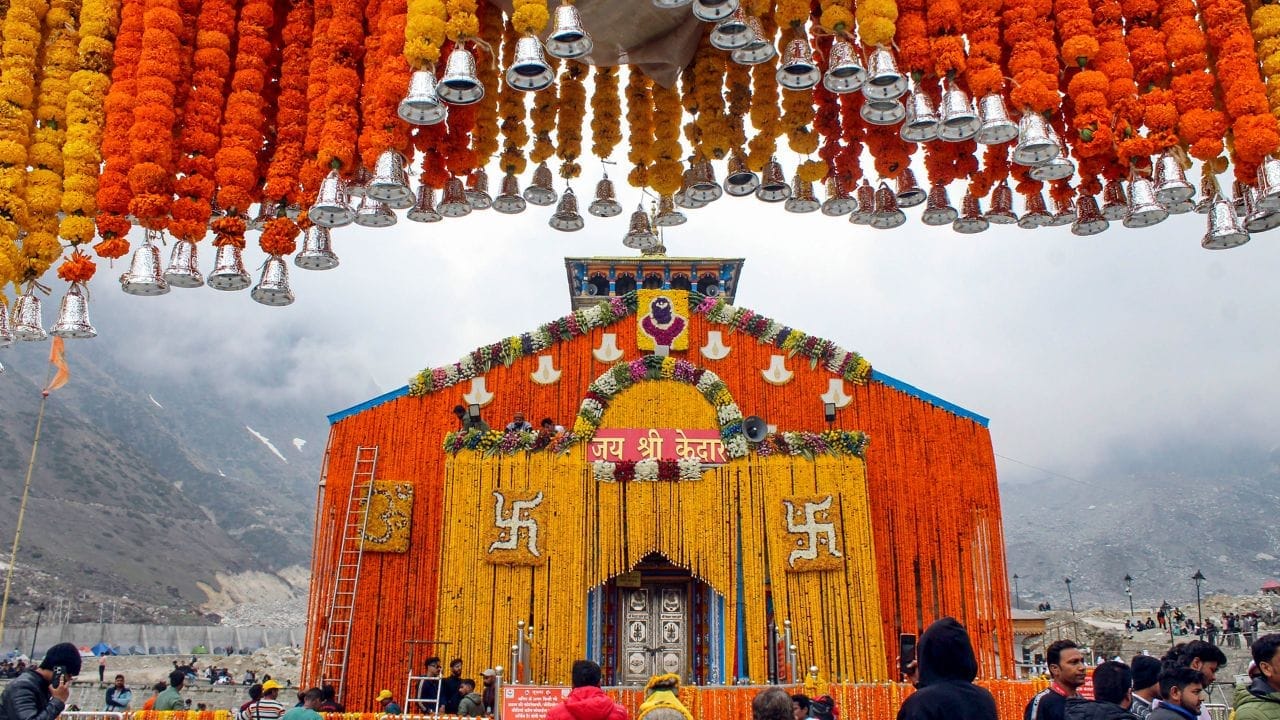 यंदा मात्र हवामानाचा अंदाज घेऊन अर्ली वार्निंग सिस्टीम कार्यान्वित करण्यात येणार आहे. ऋषिकेश-कर्णप्रयाग रेल्वे प्रकल्प आणि 'ऑल वेदर रोड'च्या कामांमुळे यंदा प्रवास अधिक सुखकर होण्याची अपेक्षा आहे. प्रशासनाने आतापासूनच दरडी कोसळणाऱ्या जागांची डागडुजी सुरू केली आहे.