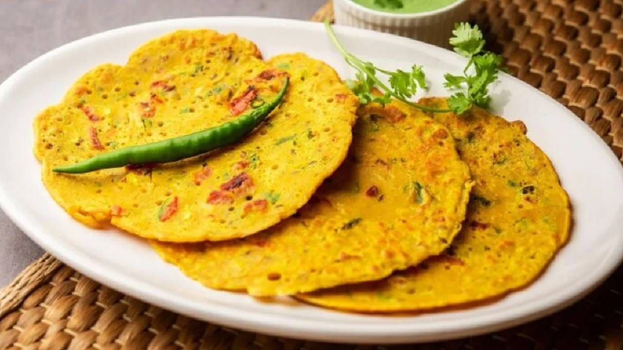  बऱ्याच लोकांना वाढलेले वजन कमी करण्यासाठी नेमके काय खावे हा प्रश्न कायम पडतो. जर तुम्हालाही हा प्रश्न पडत असेल तर तुमच्यासाठी ही बातमी अत्यंत महत्वाची आहे. 